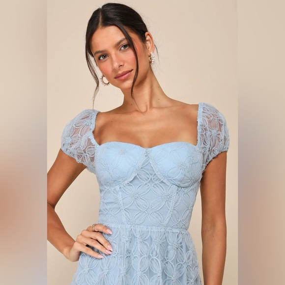 LULUS | NWT XL EXCEEDINGLY ELEGANT BLUE FLORAL APPLIQUÉ BUSTIER MIDI DRESS - Picture 2 of 11
